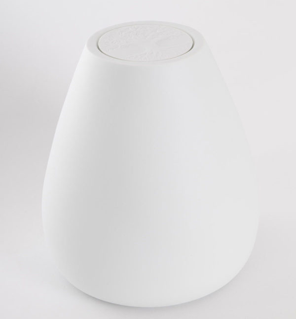 urne funéraire blanche au cabochon blanc gravé d'un arbre de vue en porcelaine de Limoges